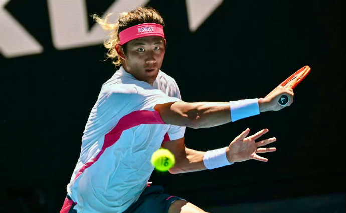 体育赛事-四人出战！中国男网终于硬气一回|张之臻|首轮|吴易昺|澳网|男单_新浪体育_新浪新闻